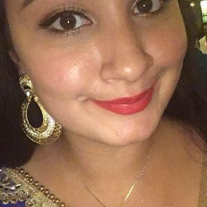 Meet your Posher, Danika